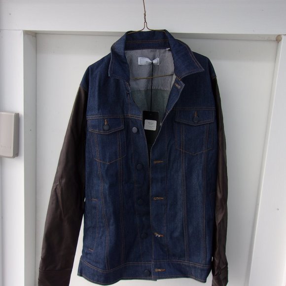 MAKE OFFER MUSTGO CLEANING CLOSET FIVE FOUR WOMENS - Picture 3 of 4